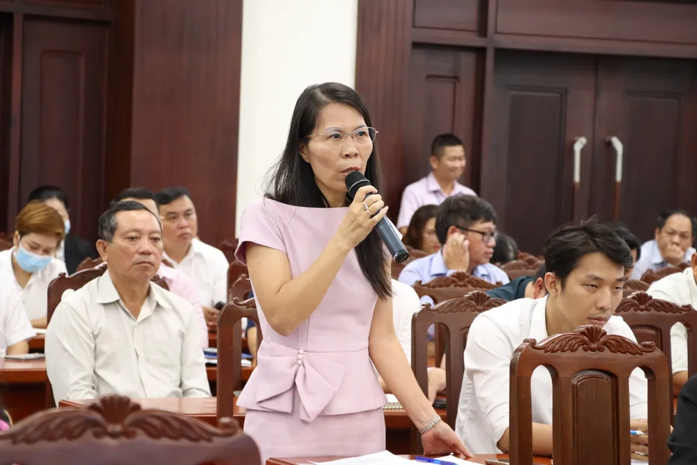 Hơn 200 đại biểu đại diện các nhà đầu tư về dự hội nghị. 200-doanh-nghiep.jpg