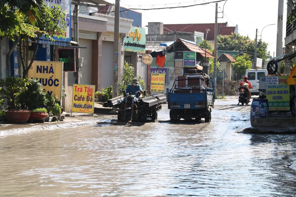 Nhiều xe "quay đầu" để tránh tuyến đường An Phú Đông 35. z4812085391783_b1aa8689547888de748f55a3f61a5adb.jpg
