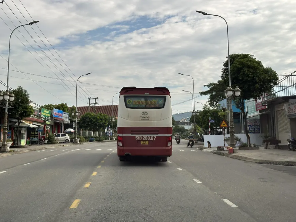 Hãng Thành Bưởi thông báo sẽ tự ngưng hoạt động mảng vận tải hành khách từ hôm nay. thanh-buoi.jpeg