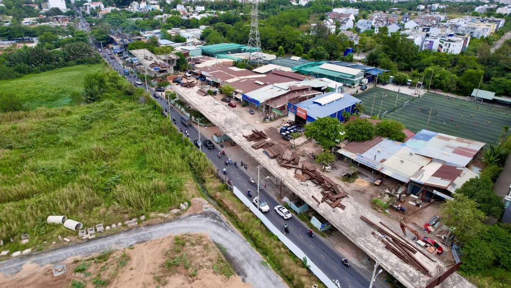 Dự án xây dựng cầu Nam Lý nhìn từ trên cao. Ảnh: Nguyễn Tiến namly5.jpg