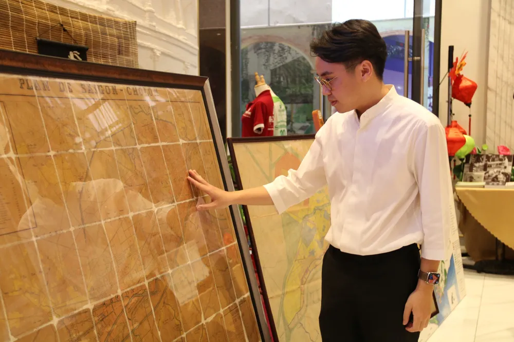 Ông Phạm Minh Triết chia sẻ khó khăn lớn nhất trong quá trình tìm lại các bản đồ đô thị TP là thuyết phục người lưu giữ. bản đồ TP.HCM