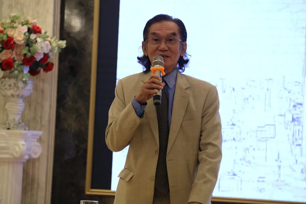 PGS.TS Nguyễn Mạnh Hùng phát biểu trong buổi tọa đàm và triển lãm. z4860290991201_4a46b3525d9241f4210cb0ea6bc9d639.jpg