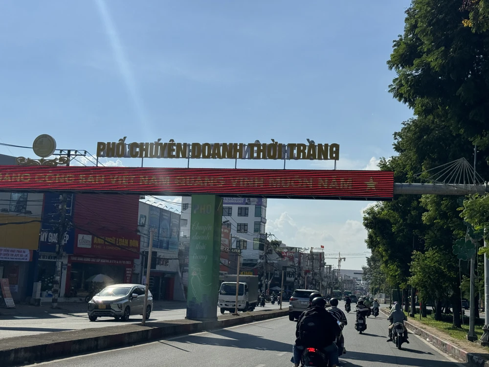 Phố chuyên doanh thời trang ở TP Thủ Đức. pho-chuyen-doanh-thoi-trang.jpg