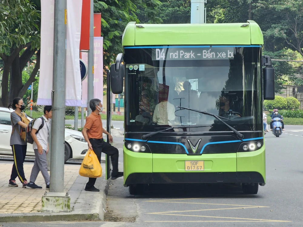 Sở GTVT TP xin gia hạn thời gian thí điểm xe buýt điện ở TP.HCM. Ảnh: ĐÀO TRANG Xin gia hạn thời gian thí điểm xe buýt điện ở TP.HCM