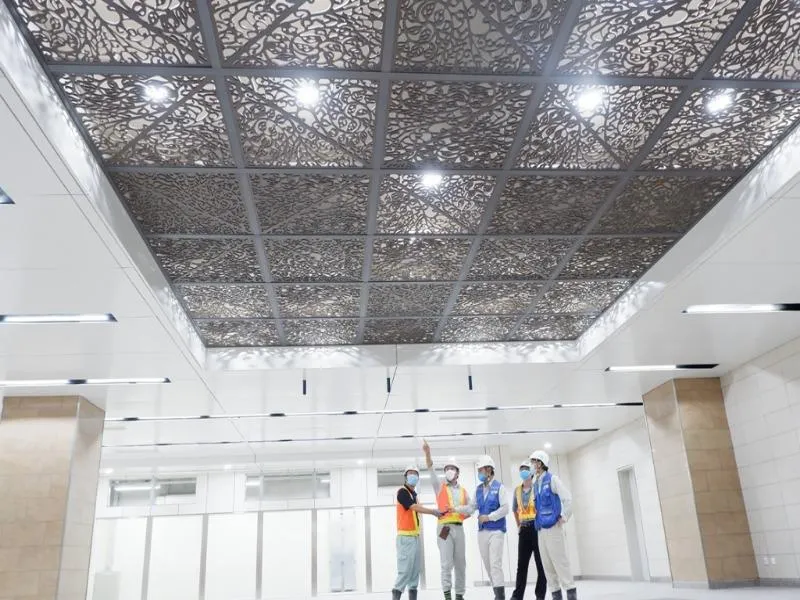 biểu diễn thời trang trong ga ngầm metro số 1