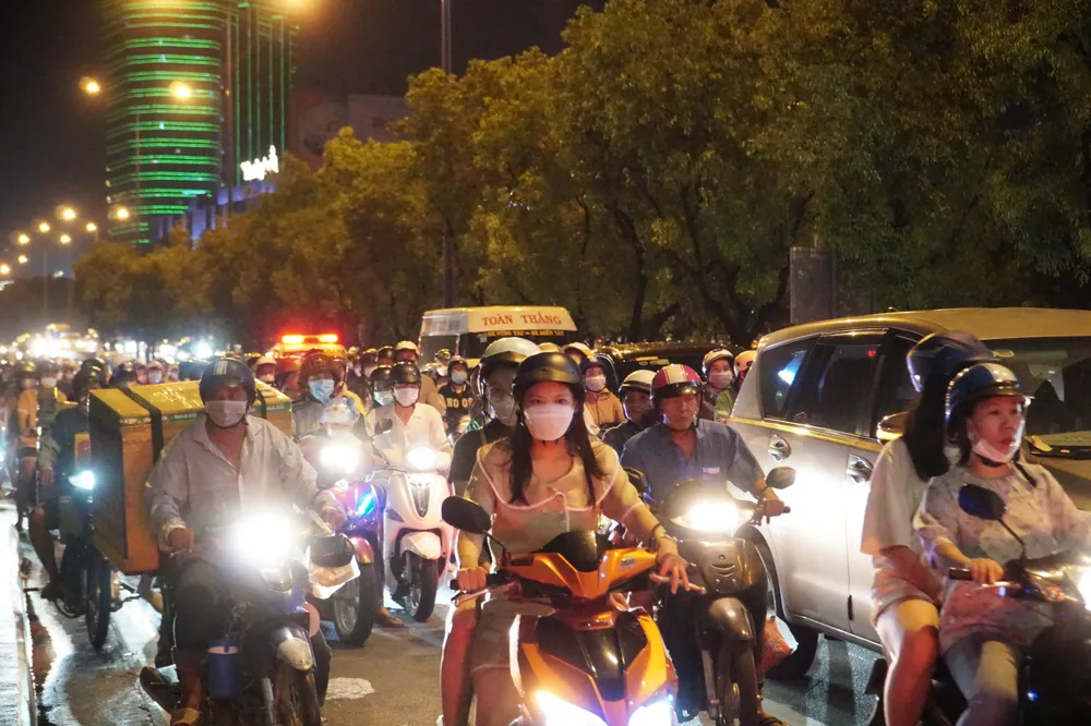 nhiều tuyến đường bị ùn tắc