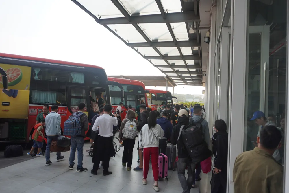 người dân TP.HCM về quê đón tết