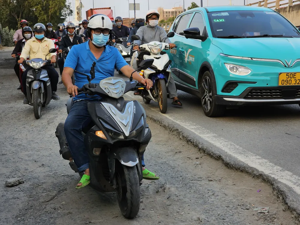 đường Võ Chí Công xuống cấp