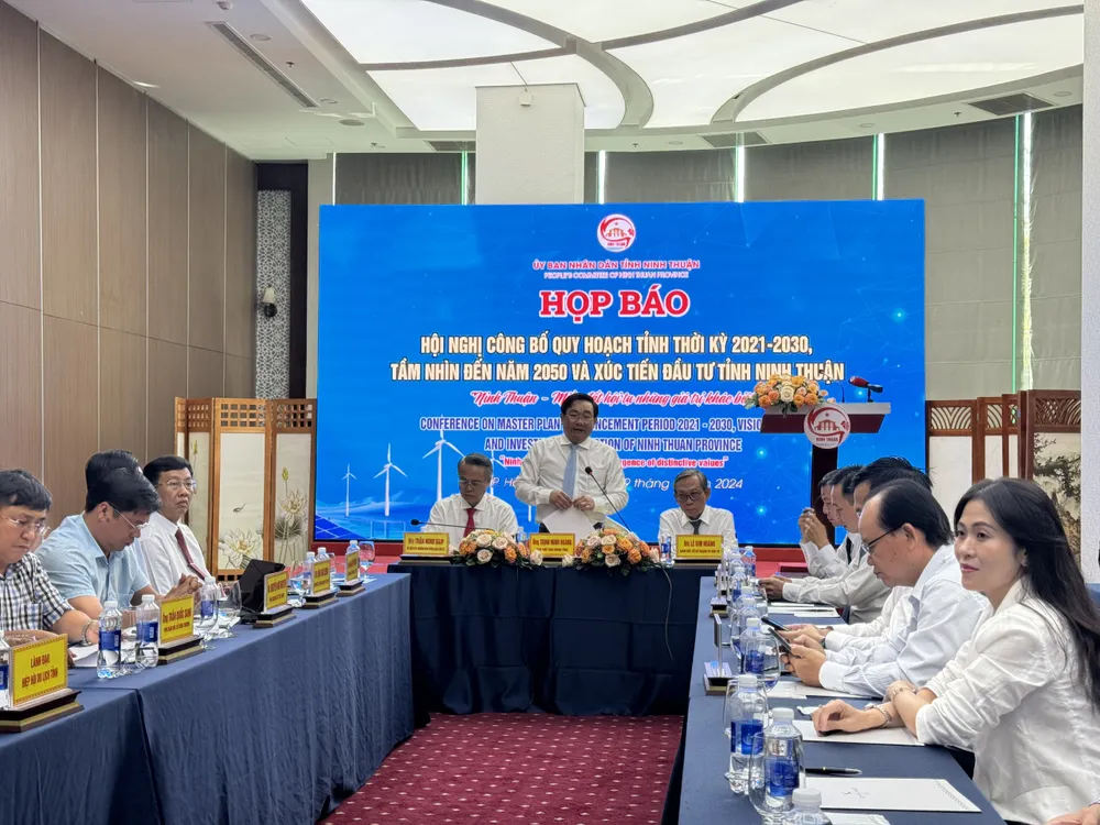 UBND tỉnh Ninh Thuận đã tổ chức Họp báo Hội nghị công bố Quy hoạch tỉnh thời kỳ 2021-2030, tầm nhìn đến năm 2050 và xúc tiến đầu tư tỉnh Ninh Thuận. Ảnh: ĐÀO TRANG tỉnh Ninh Thuận