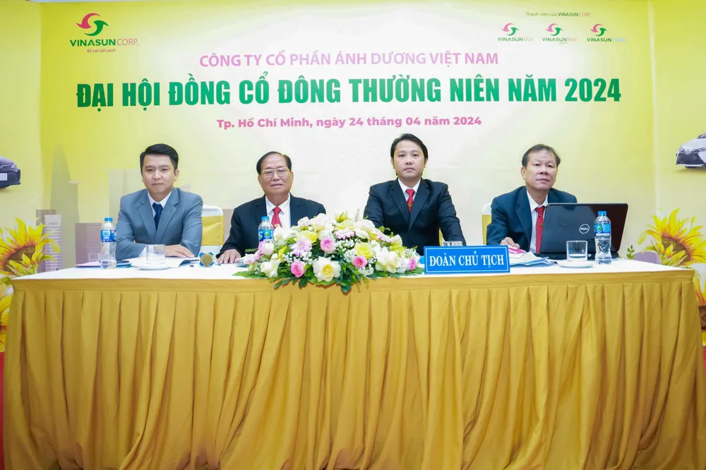 Vinasun taxi đầu tư xe mới