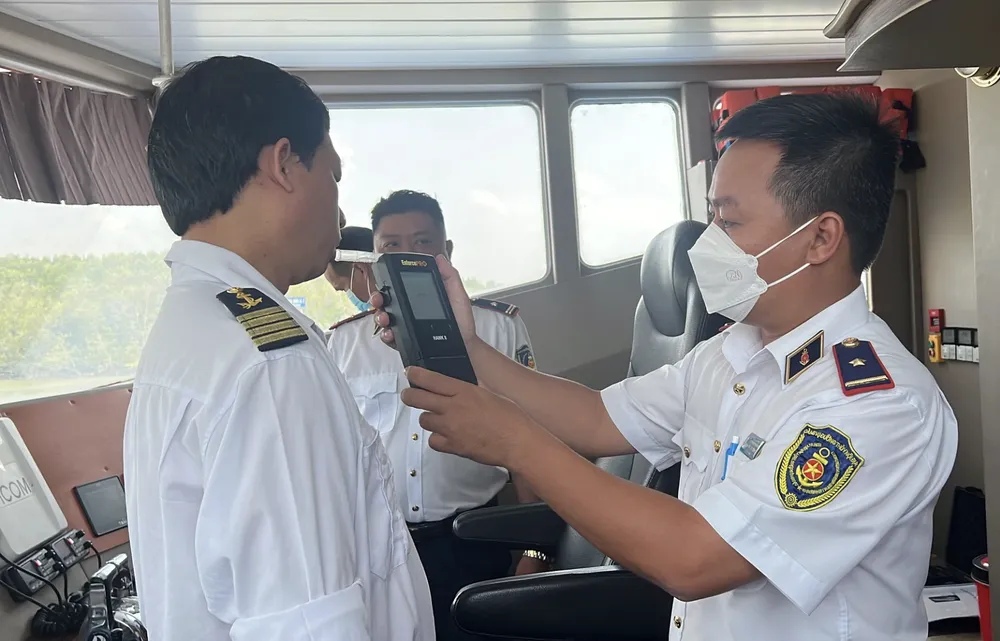 10 Cảng vụ đường thủy nội địa ở phía Nam đã ký kết quy chế phối hợp để nâng cao hiệu quả hoạt động. Ảnh: ĐÀO TRANG Cảng vụ đường thủy nội địa