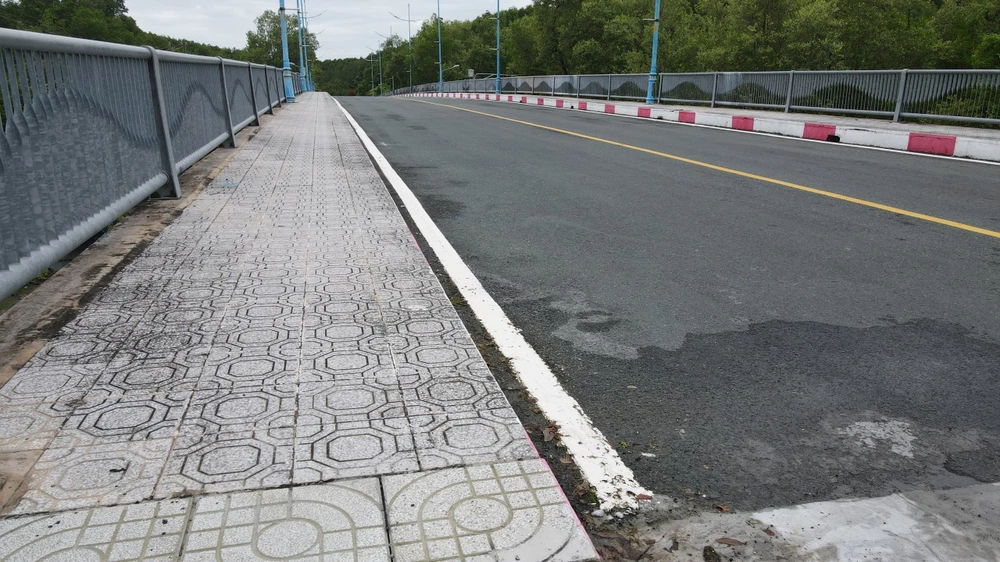 Hiện các cây cầu ở đường Rừng Sác được đầu tư giai đoạn 1, có bề rộng khoảng 12m, . Ảnh: ĐT Lý do phải nâng cấp hàng loạt cầu ở đường Rừng Sác, Cần Giờ