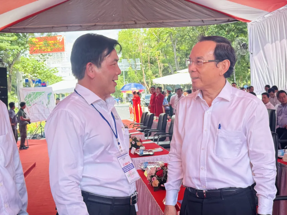Bí thư Thành uỷ TP.HCM Nguyễn Văn Nên động viên Ban Giao thông đẩy nhanh tiến độ thi công các dự án ở TP.HCM. IMG_1081.jpeg