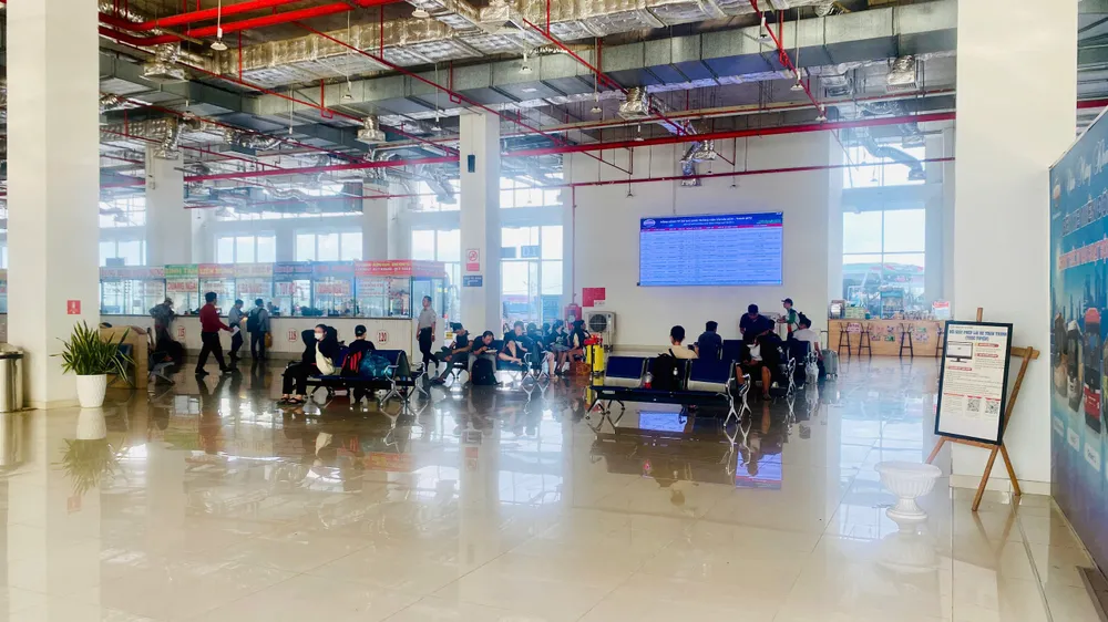 Bến xe Miền Đông mới, TP Thủ Đức đón khoảng 9.000 lượt khách vào ngày 30-8. 1-nghi-le-2-9.jpg