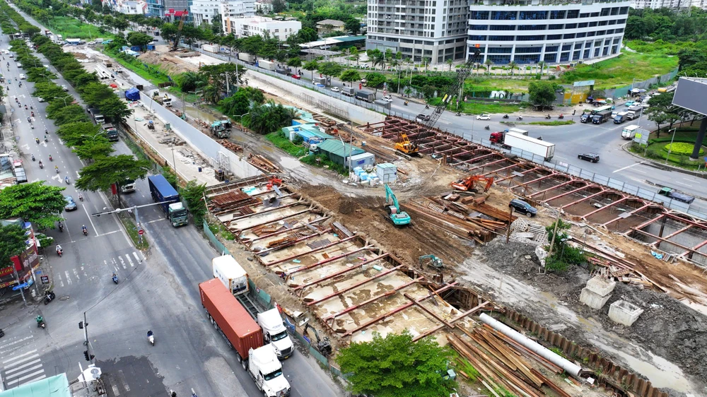 Lùi thời gian thông xe hầm chui Nguyễn Văn Linh - Nguyễn Hữu Thọ vào cuối tháng 9-3024. Ảnh: NGUYỄN TIẾN nguyen-van-linh2.jpg