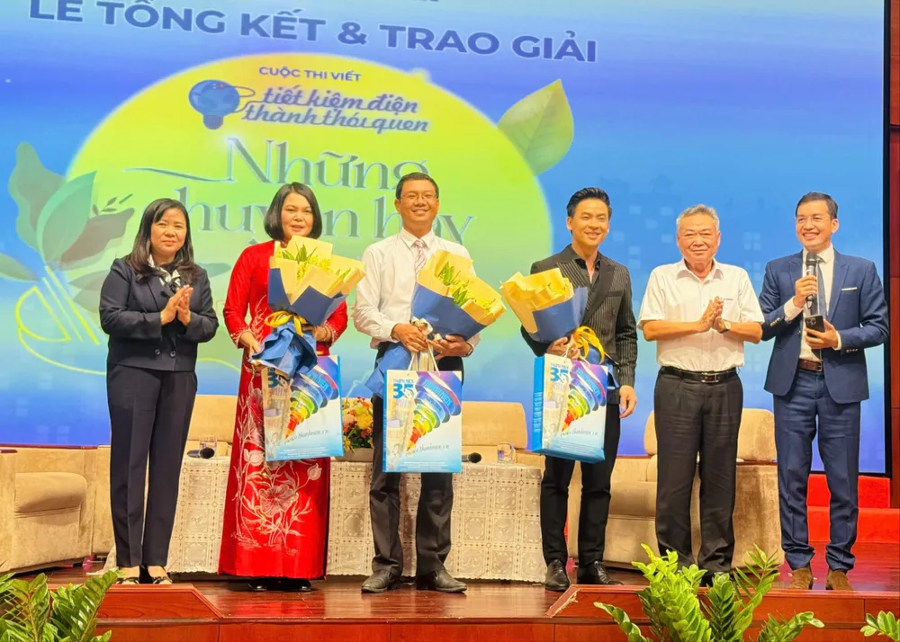 Cuộc thi "Tiết kiệm điện thành thói quen những chuyện hay tôi kể" đã trở thành khẩu hiệu được phổ biến rộng rãi. Ảnh: ĐT Tiết kiệm điện thành thói quen đã trở thành khẩu hiệu được phổ biến rộng rãi