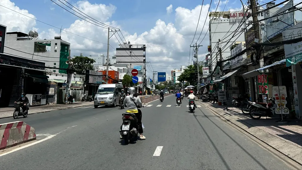 TP.HCM yêu cầu khắc phục ngay những bất cập trên đường Huỳnh Tấn Phát, quận 7