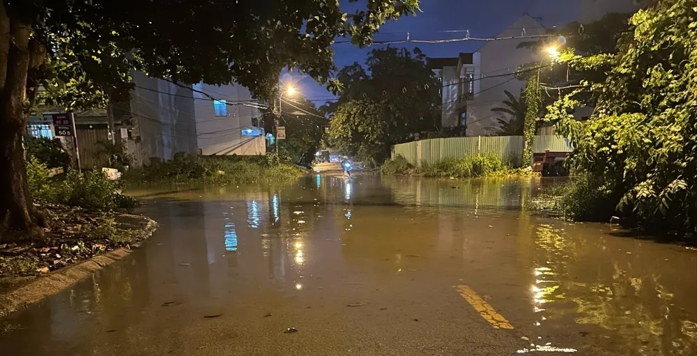 Người dân huyện Bình Chánh mong muốn sớm triển khai dự án xoá ngập ở khu dân cư ấp 5 Phong Phú, xã Phong Phú.