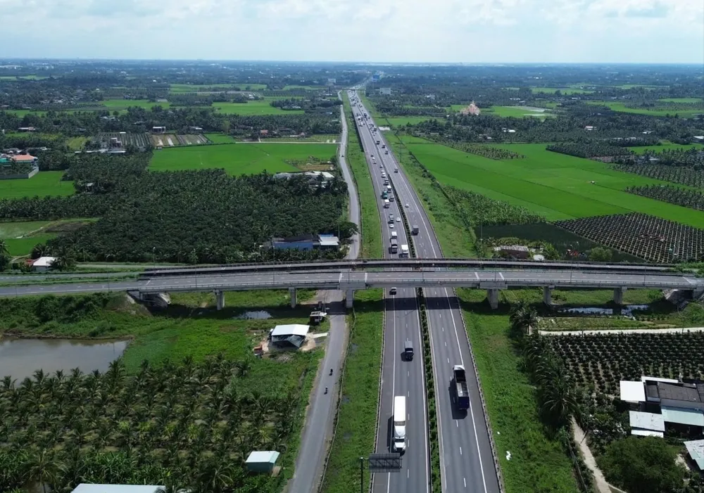 Điểm đầu dự án tại nút giao thông Chợ Đệm, đầu tư mở rộng 8 làn xe, 2 làn khẩn cấp. Ảnh: HUỲNH DU TP.HCM có ý kiến về việc mở rộng cao tốc TP.HCM - Trung Lương - Mỹ Thuận.
