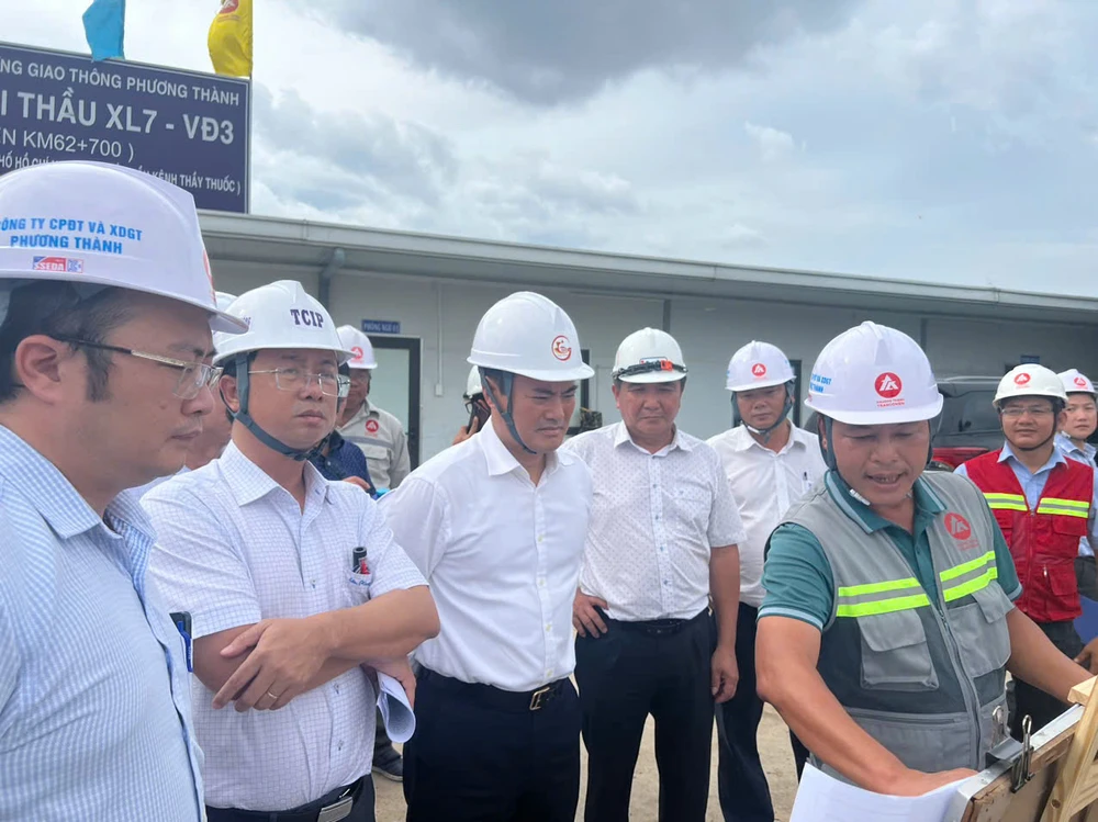 Phó Chủ tịch UBND TP.HCM Bùi Xuân Cường đã kiểm tra dự án dự án vành đai 3 TP.HCM,