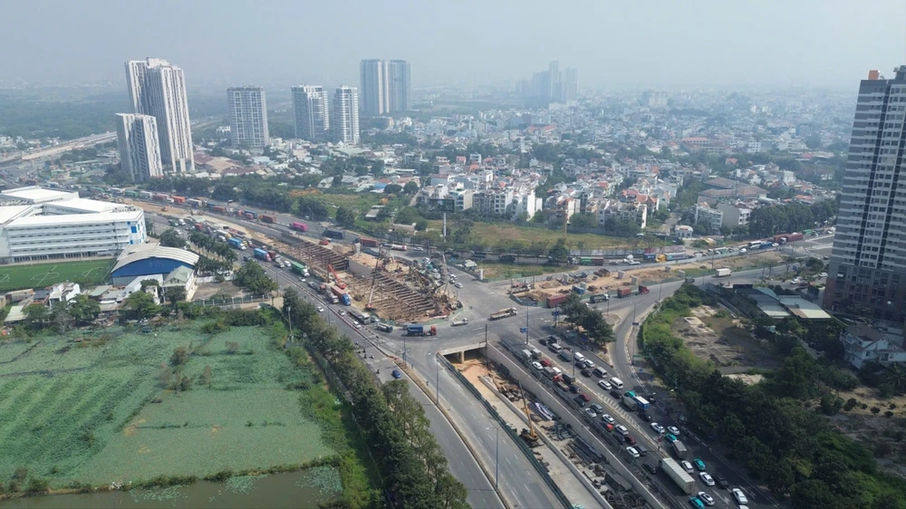 Các anh hùng thầm lặng thi công xuyên Tết để đưa công trình trọng điểm về đích