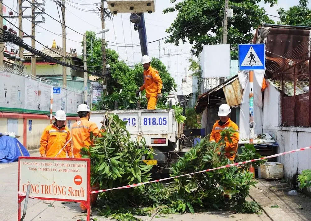 Ngành điện TP.HCM đảm bảo an toàn điện trong mùa mưa bão.jpeg