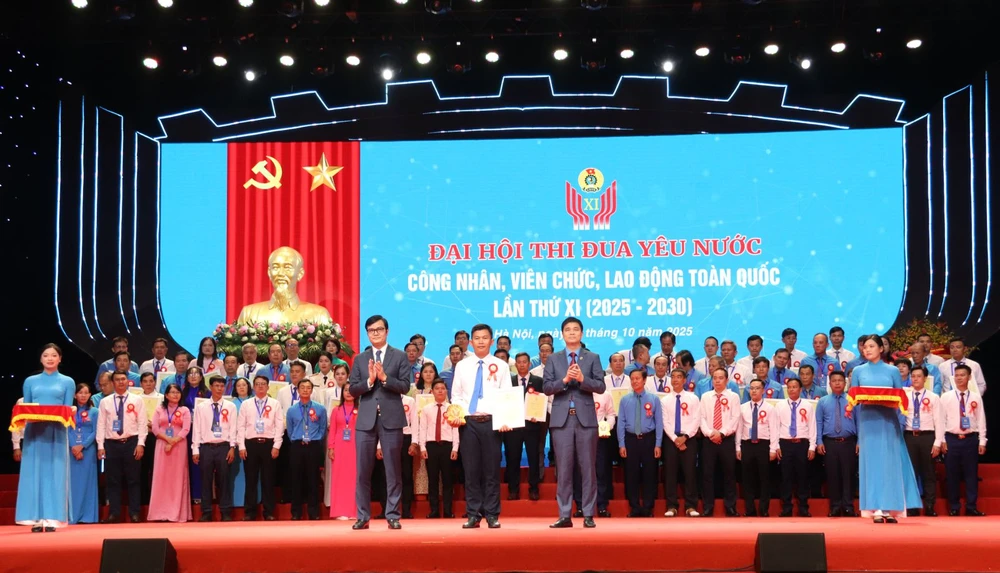 1 đại diện của EVNHCMC được vinh danh tại Đại hội Thi đua yêu nước