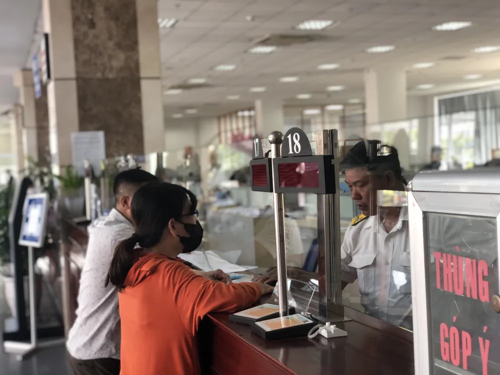 Với thuế thu nhập cá nhân, doanh nghiệp, tổ chức kê khai thuế theo tháng sẽ được gia hạn số thuế phát sinh của kỳ tính tháng 5 đến tháng 9-2024. Ảnh TL nop-thue.jpg