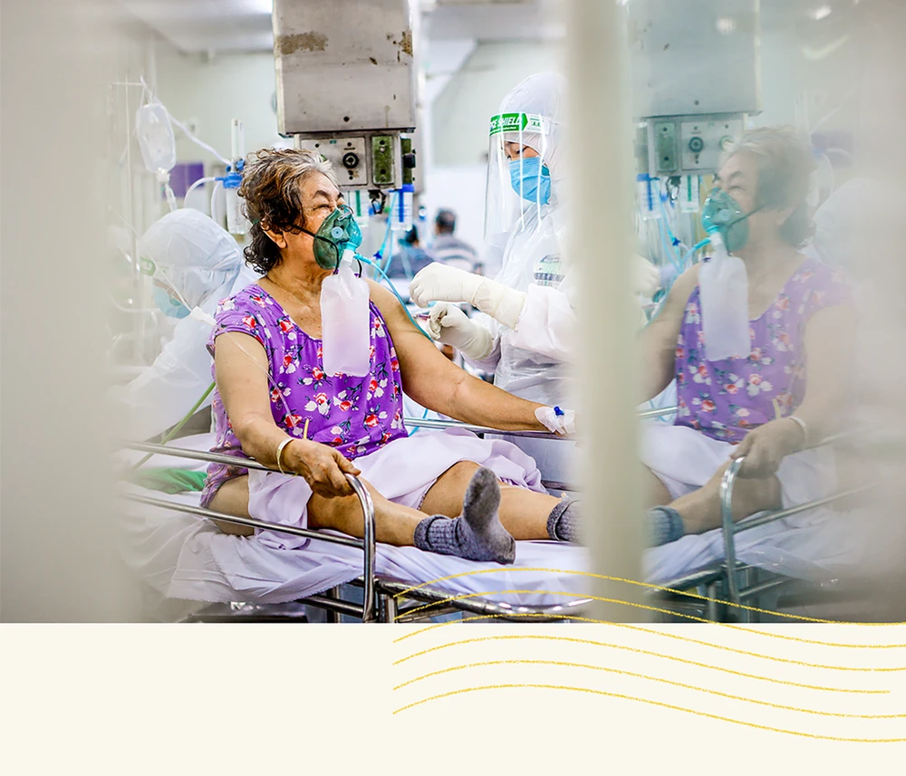 Chuyện Khu điều trị COVID-19: ‘Con ở nhà ngoan, ba mẹ đi bắt ‘con COVID’ rồi về ảnh 17