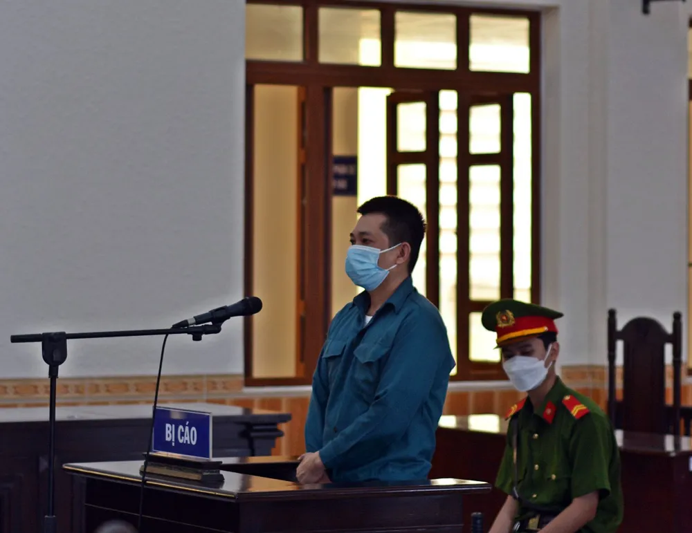 BỊ cáo Nguyễn Quang Bình tại tòa. Ảnh: NL BỊ cáo Nguyễn Quang Bình tại tòa. Ảnh: NL