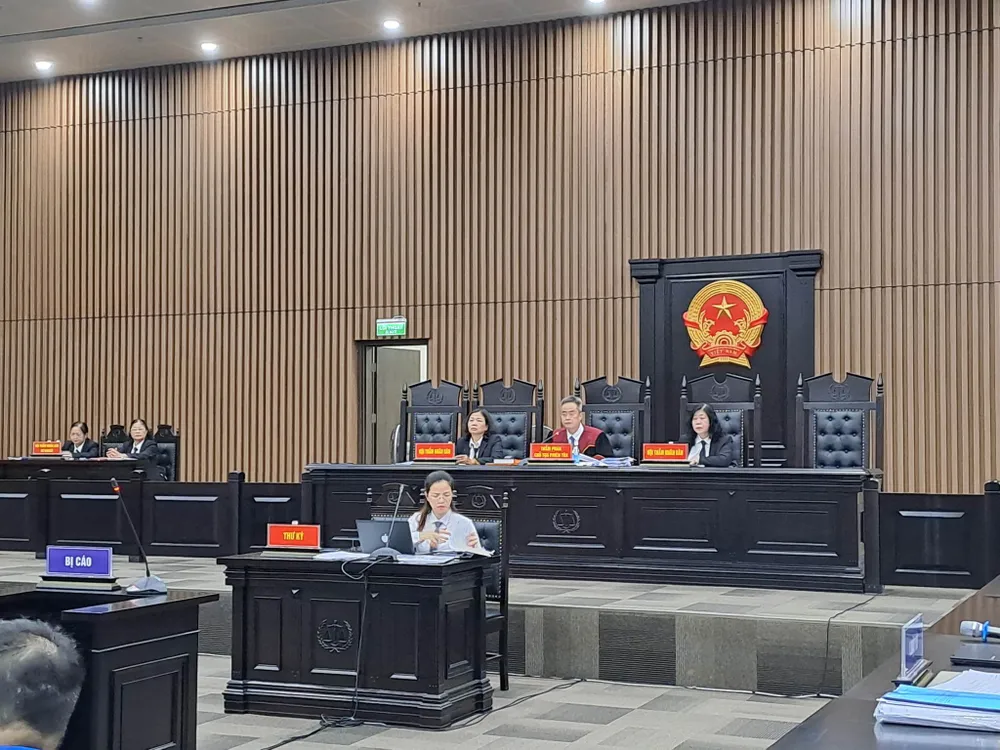 Hình ảnh tại phiên tòa sáng 10-5. Ảnh: BT