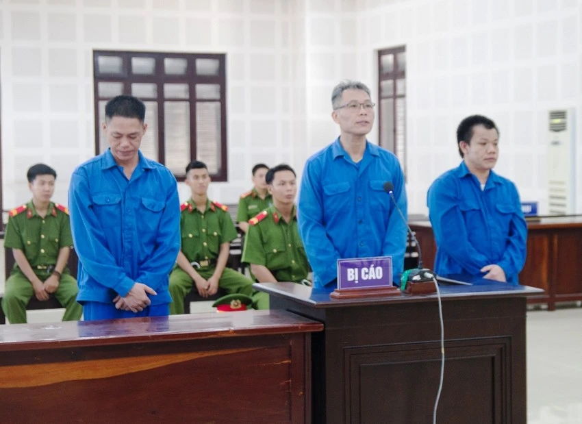 Một trong số ba bị cáo bị TAND TP Đà Nẵng tuyên phạt 10 năm tù về tội giết người vì thả chó pitbull cắn hàng xóm. Ảnh: HH