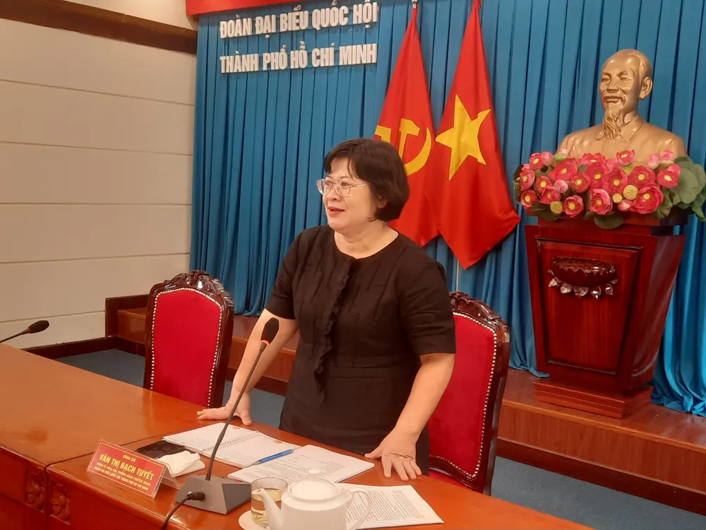 Bà Văn Thị Bạch Tuyết, Phó trưởng đoàn chuyên trách Đoàn ĐBQH TP.HCM. Ảnh: MINH CHUNG van-thi-bach-tuyet.jpg