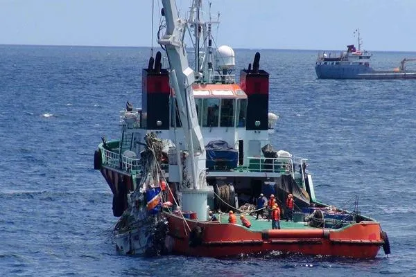 hop-den-may-bay-casa