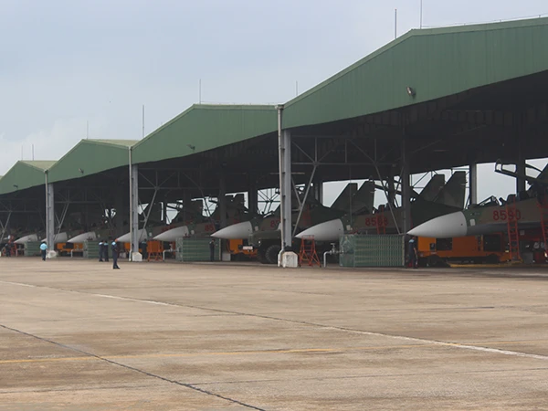 Su30-MK2 chuẩn bị cất cánh