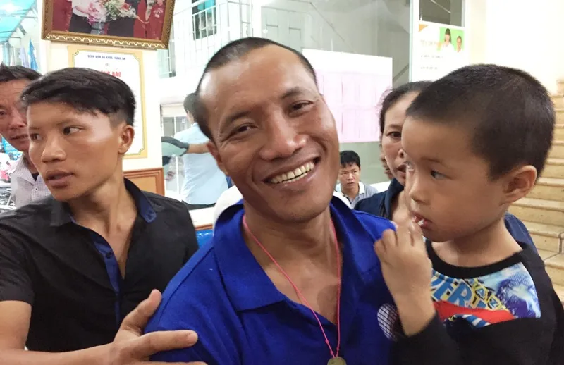 Xúc động ngày trở về sau khi bị cướp biển bắt giữ ảnh 3 Xúc động ngày trở về sau khi bị cướp biển bắt giữ ảnh 3