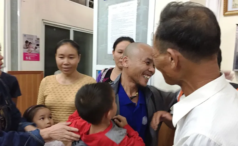 Xúc động ngày trở về sau khi bị cướp biển bắt giữ ảnh 6 Xúc động ngày trở về sau khi bị cướp biển bắt giữ ảnh 6