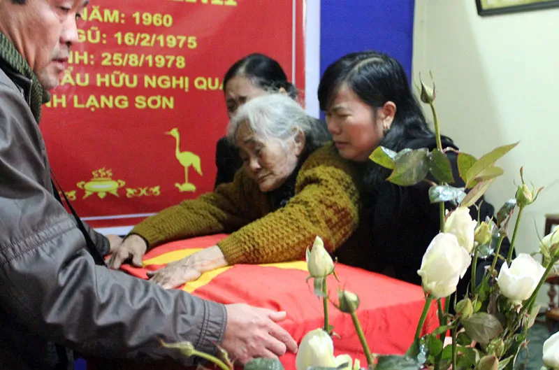 Liệt sĩ Lê Đình Chinh qua ký ức người mẹ ảnh 4 Liệt sĩ Lê Đình Chinh qua ký ức người mẹ ảnh 4