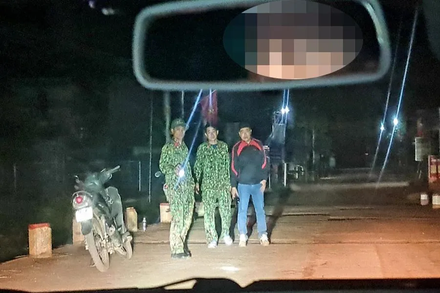 Các chốt kiểm soát người ra vào địa bàn xã Thành Long được lập ngay sau khi Triệu Quân Sự trốn khỏi trại giam. Ảnh: Đ.TR Các chốt kiểm soát người ra vào địa bàn xã Thành Long được lập ngay sau khi Triệu Quân Sự trốn khỏi trại giam. Ảnh: Đ.TR