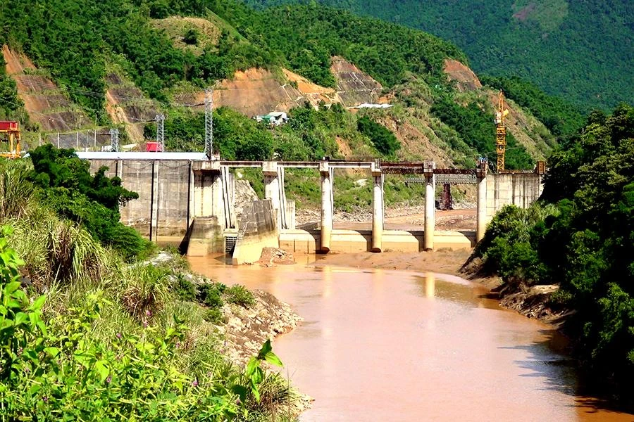 Dự án thủy điện Hồi Xuân công suất 102 MW bao gồm ba tổ máy với sản lượng điện trung bình hàng năm hơn 432 triệu Kwh.