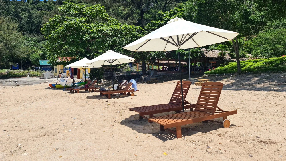 Du khách đến Hòn Mê còn được tận hưởng cảm giác trong lành của thiên nhiên và bình yên. Ảnh: ĐẶNG TRUNG