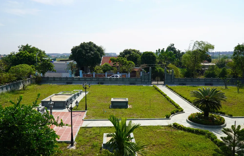 Khu di tích lịch sử vừa các thành viên trong gia đình vừa được cải trang ???, tu bổ trong khuôn viên rộng hơn 1.000m2. Ảnh: ĐẶNG TRUNG