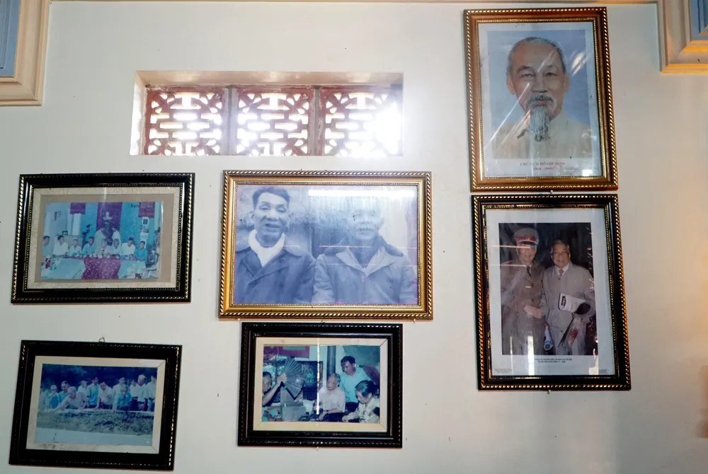 Những cán bộ như Tố Hữu, Lê Tất Đắc, Trịnh Ngọc Điệt trong thời kỳ hoạt động bí mật của Đảng những năm đầu thập niên 40 của thế kỷ XX được Mẹ Tơm và gia đình nuôi giấu. Ảnh: ĐẶNG TRUNG