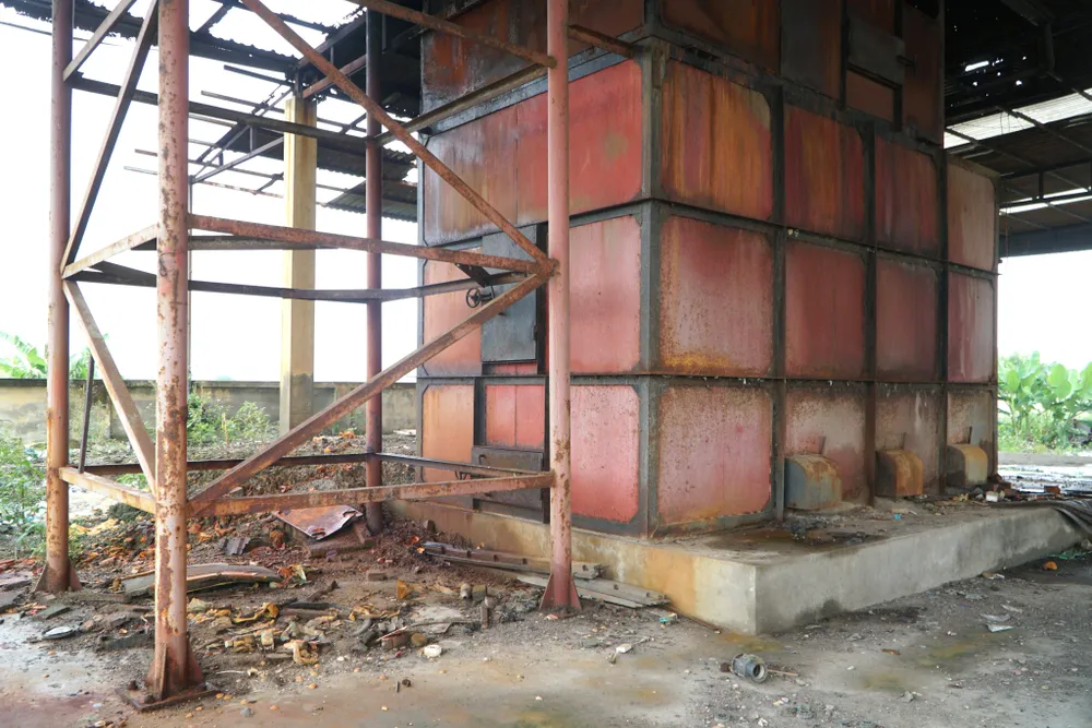 &quot;Nguyên nhân dừng hoạt động vài tháng qua là do lò đốt bị xuống cấp nghiêm trọng không vận hành được&quot; - ông Huân khẳng định. Ảnh: ĐẶNG TRUNG