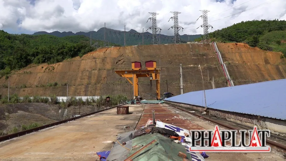 Cảnh đìu hiu sau 10 năm triển khai dự án Thủy điện Hồi Xuân. Ảnh: ĐẶNG TRUNG Cảnh đìu hiu sau 10 năm triển khai dự án Thủy điện Hồi Xuân. Ảnh: ĐẶNG TRUNG