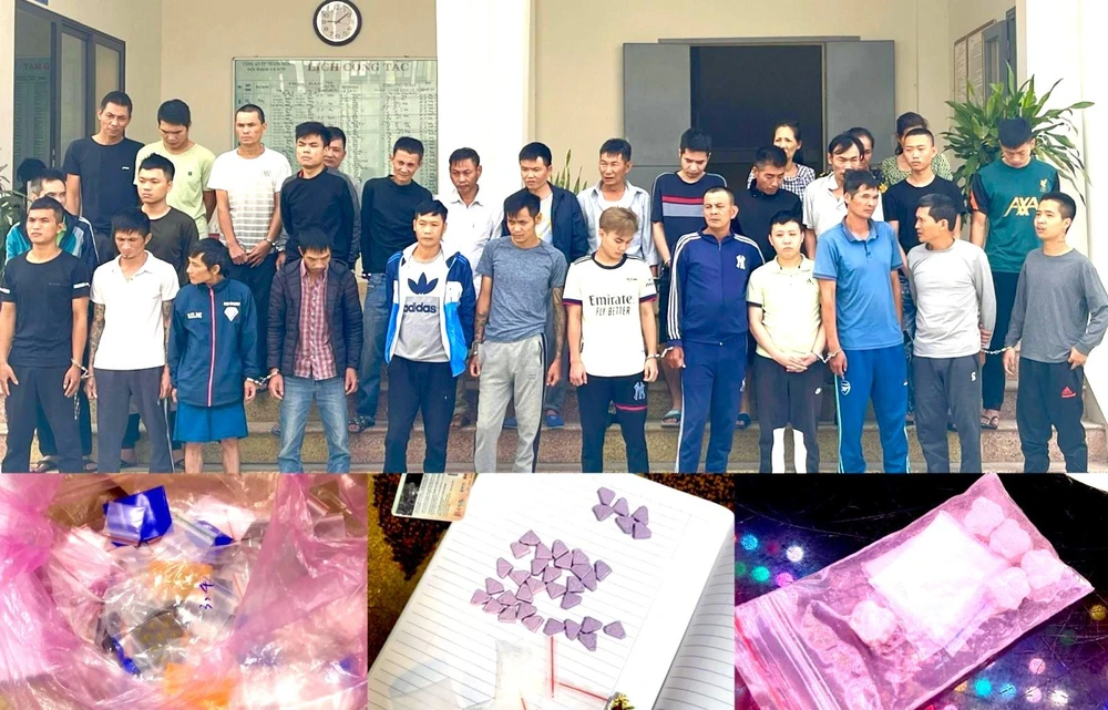 Cơ quan công an bắt giữ nhiều người liên quan trong các vụ án ma túy ngày 2-11 và tang vật vụ án ma túy. Ảnh: Công an cung cấp