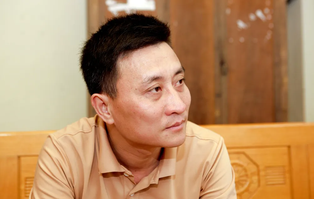 Thầy Trần Ngọc Hải rơm rớm nước mắt khi kể lại những ngày đầu lên Cao Sơn dạy học