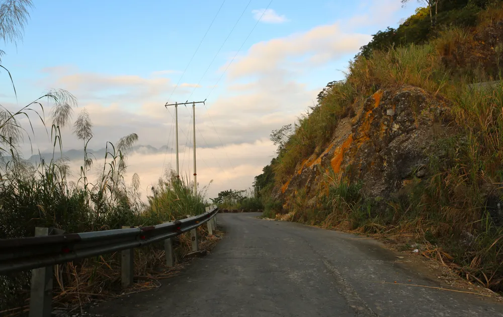 Lần này trở lại Cao Sơn đã có đường giao thông lên tận bản, có điện chiếu sáng. Lần này trở lại Cao Sơn đã có đường giao thông lên tận bản, có điện chiếu sáng.