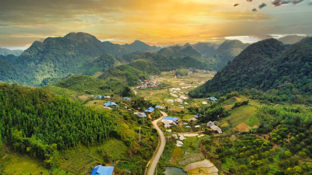 Cao Sơn vùng đất được du khách ví von như một Sa Pa hay một Tam Đảo thu nhỏ giữa lòng xứ Thanh. Cao Sơn vùng đất được du khách ví von như một Sa Pa hay một Tam Đảo thu nhỏ giữa lòng xứ Thanh.