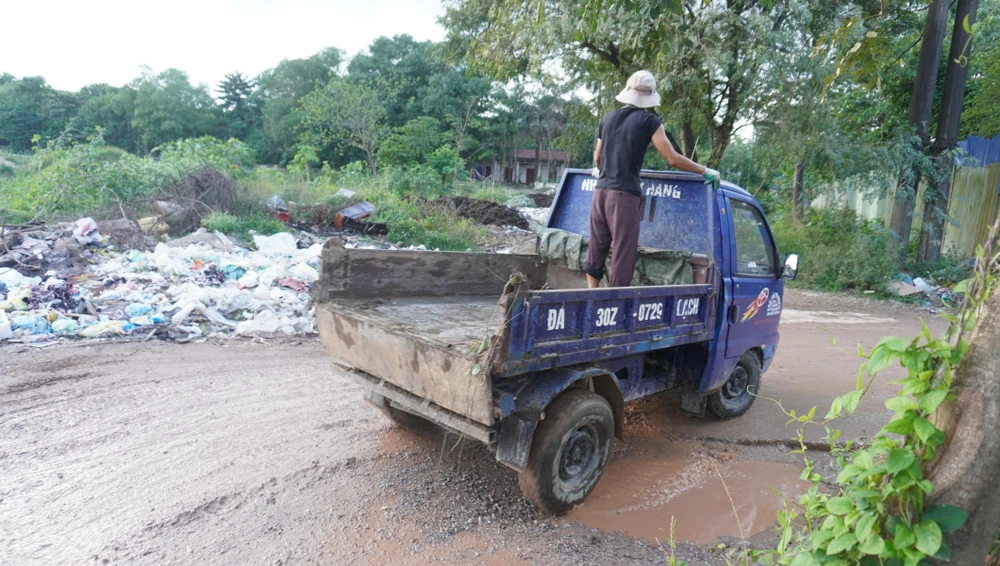 Rác có mặt khắp nơi ở khu vực này